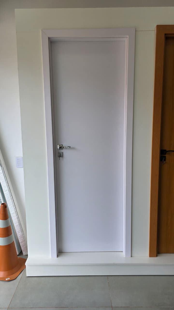 Porta instalada modelo 1